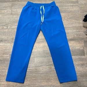 Women’s scrub bottoms figs